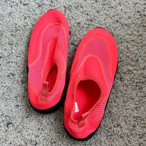 NWOT! Womens Stretchy Neon Waterproof Shoes (Aqua Socks) Size 7-8